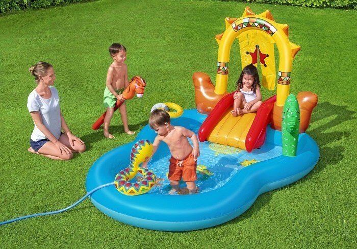 בריכה מתנפחת לילדים המערב הפרוע (264X188X140 סמ) 53118 מבית BESTWAY בריכת פעילות מתנפחת המערב הפרוע עם מגלשה (264X188X140 סמ) 53118 BESTWAY – תמונה 1